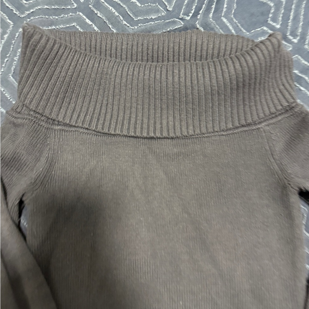 Sunday Best Topaz Off-Shoulder Sweater - Picture 5 of 7